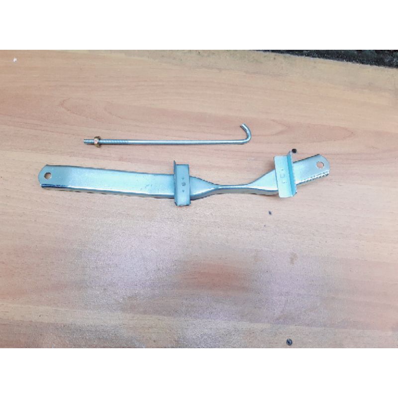 bracket tatakan aki innova bensin+ baut