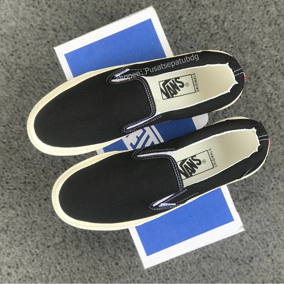 VANS SLIP ON OG BLACK WHITE VOULT IVORY