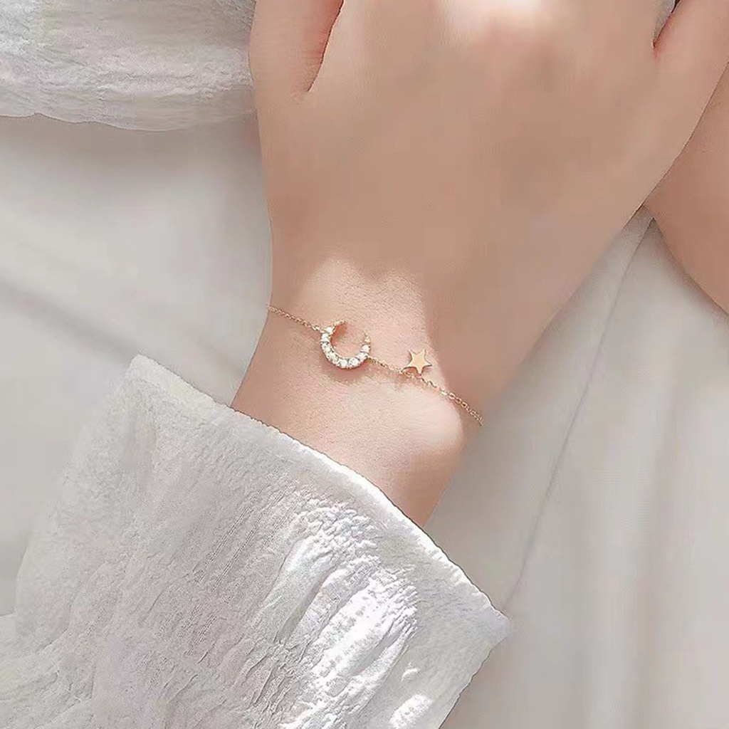 Hu Hu Hu Hu Hu Alat Bantu Pasang Kacamata♡ Gelang Liontin Bulan Dan Hati Aksen Berlian Imitasi Adjustable Untuk Wanita