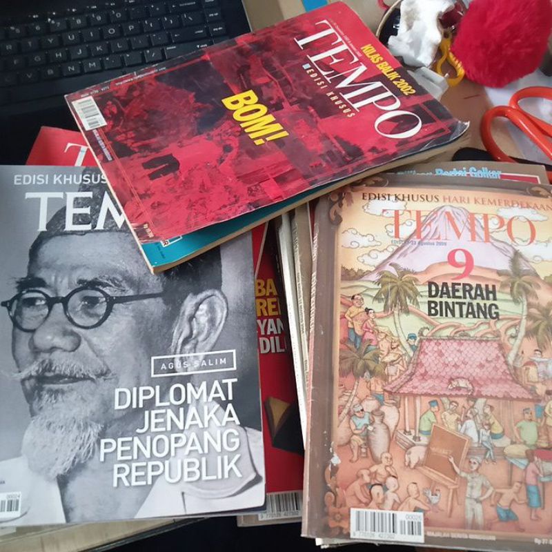 Majalah Tempo Edisi Khusus & Majalah Gatra Edisi Khusus
