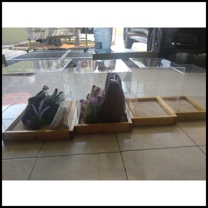 Kotak Hantaran Tempat Seserahan Kayu Box Helm Akrilik Acrylic