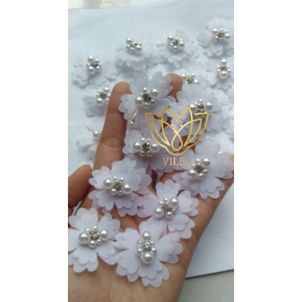 Aplikasi Bunga Tempel gaun kebaya