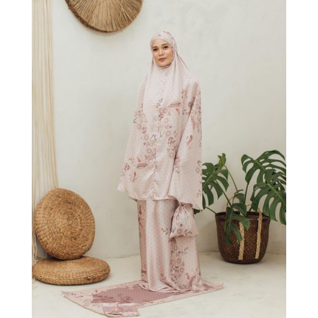 Tulip Prayer Set  by Wearing Klamby in Lilac