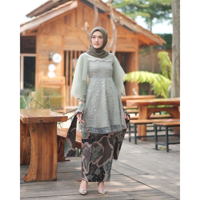 KEBAYA MODERN TUNANGAN KEBAYA COUPLE LUNA TUNIK KEBAYA BATIK SAGE GREEN AKITA