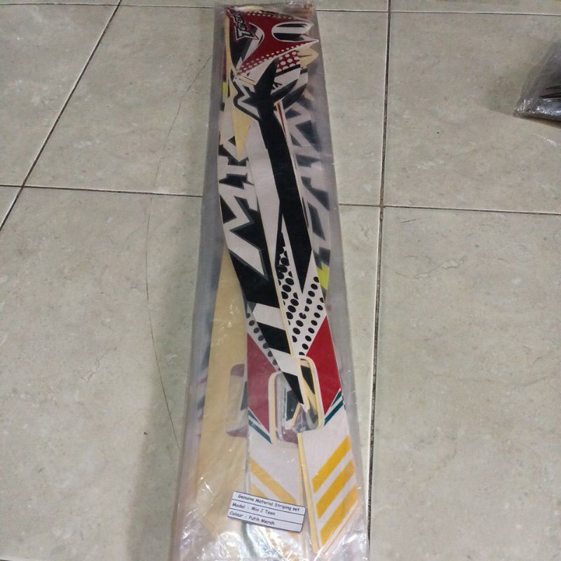 striping stiker les body Yamaha Mio j teen putih merah
