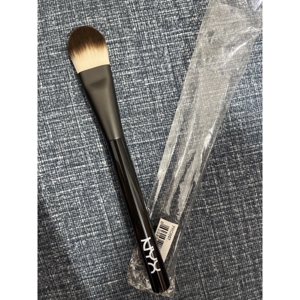 NYX Brush Foundation