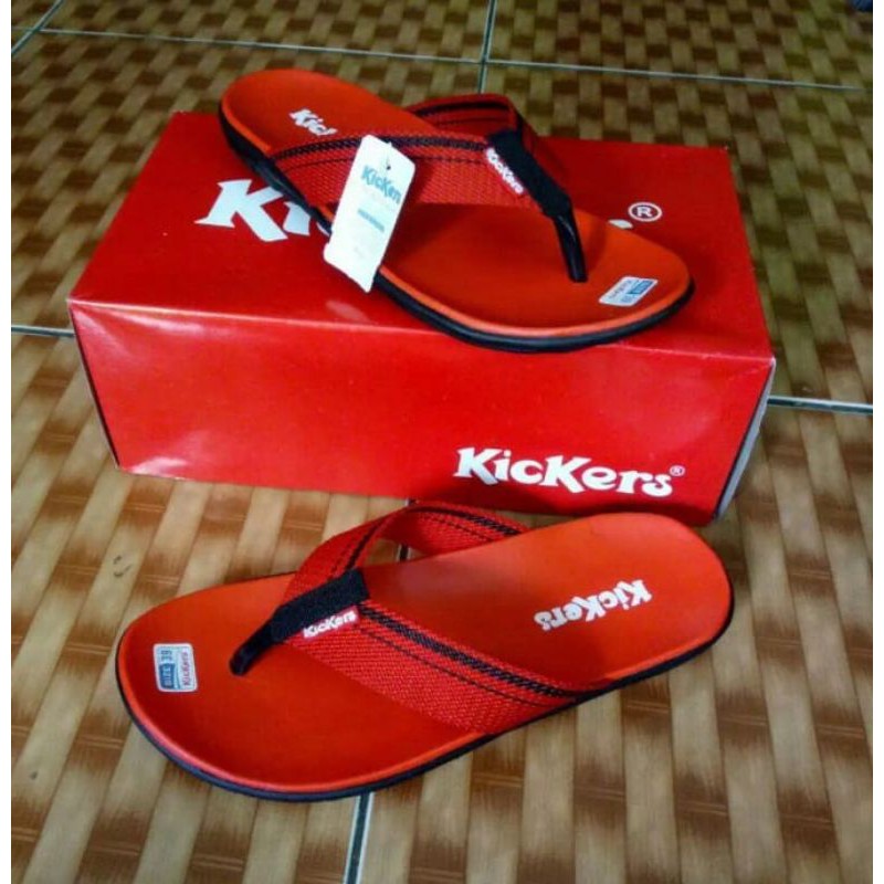 sandal japit Kickers pria