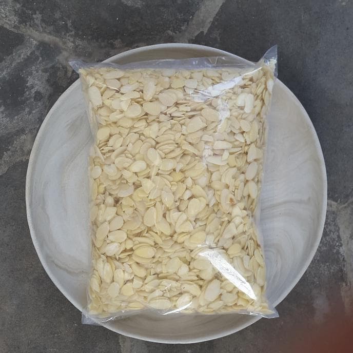 

Kacang Almond Slice Mentah Irisan Kacang Almond 1kg