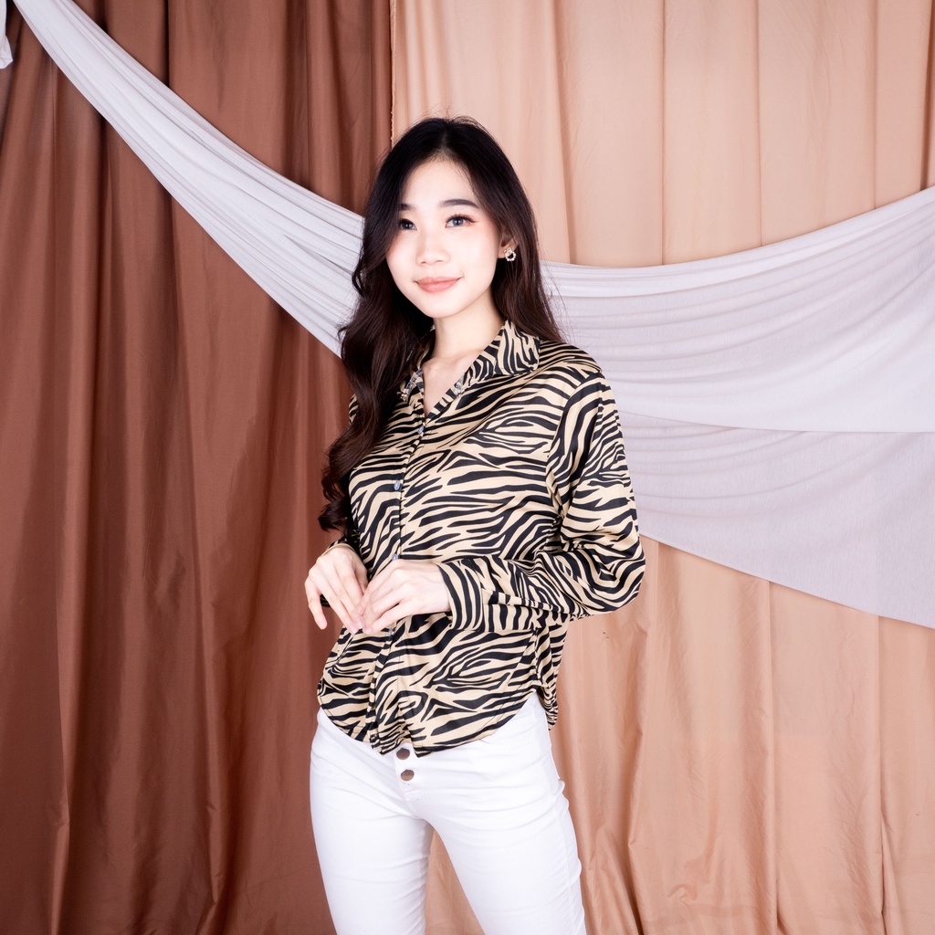 PATTERN SHIRT CUTE LEOPARD / LORENG ZEBRA - KEMEJA WANITA | PATTERN SHIRT-ZEBRA CREAM - HITAM