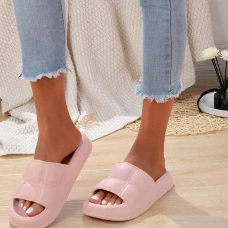 Sangat Nyaman.. HM QUILTED POOL SANDALS - Sandal Flat Karet - Sandal Wanita