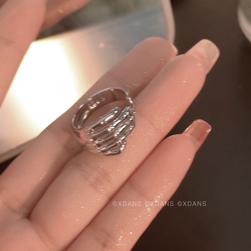 Cincin Model Terbuka Desain Tangan Tengkorak Gaya Hip Hop