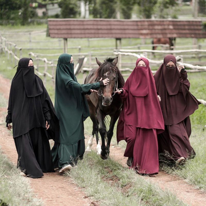 SET FURUSIYYAH by Hijab Alila Set Terbaru Untuk Berkuda dan Memanah
