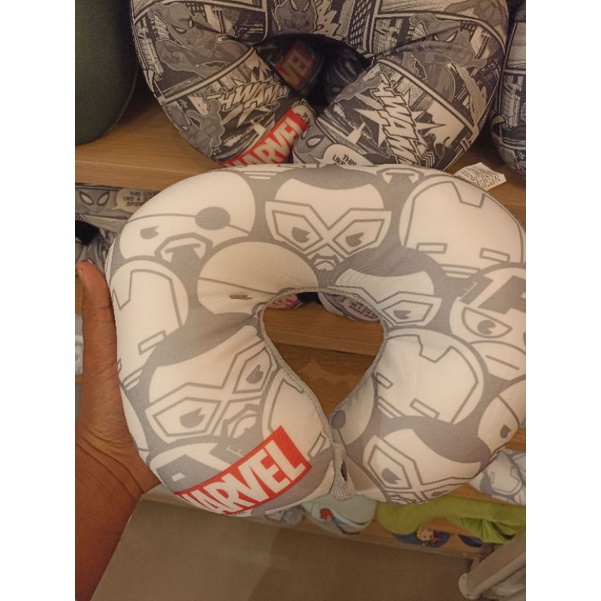 Bantal Leher Motif Marvel