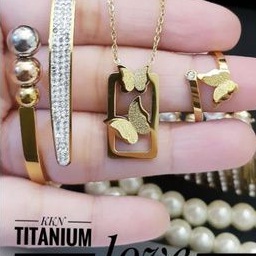 TiTanium set perhiasan wanita AWQ8