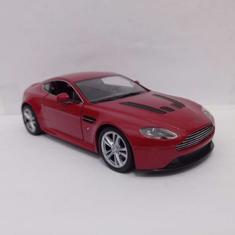 Diecast Miniatur Mobil Aston Martin V12 Vantage Welly 1:24 mobil sport Harga Murah welly Original