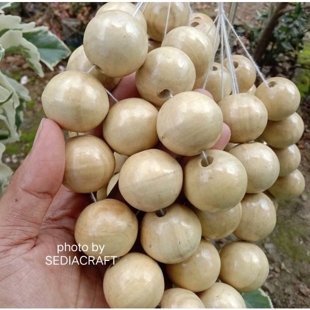 Manik Manik Kayu Bulat Size 3cm Warna Krem