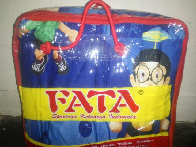 Fata - Bed Cover Set Motif New Doraemon Ukuran 120x200