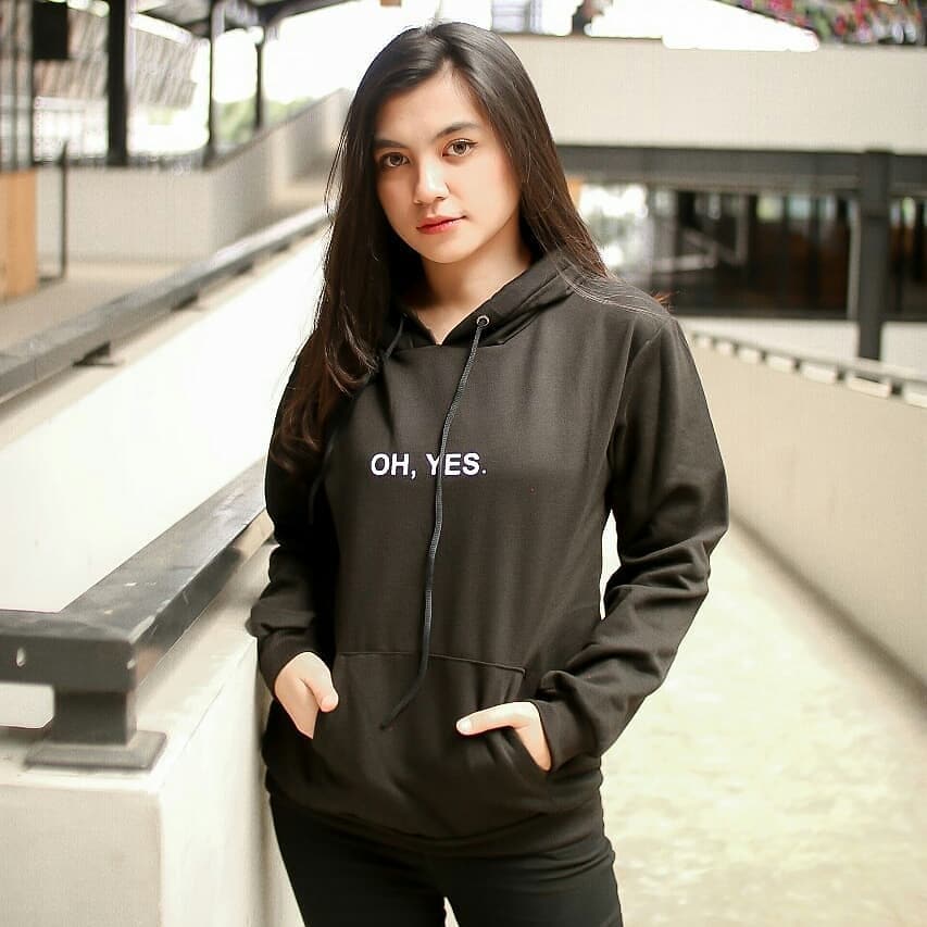 SWEATER WANITA SWEATER MODEL KEKINIAN TAMPIL KECE