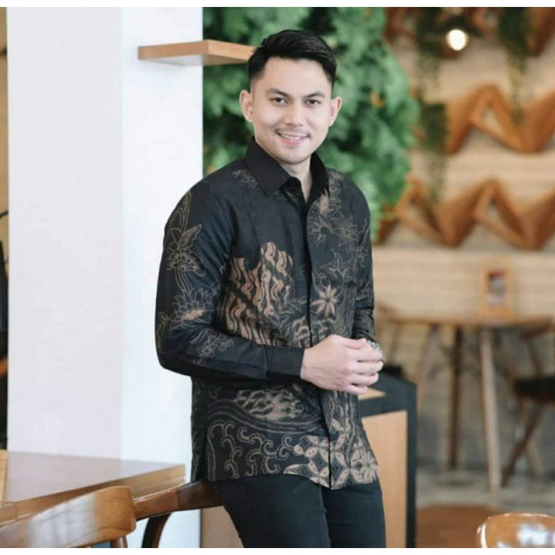 BAJU SELLING HITAM KEMEJA BATIK PRIA / BAJU BATIK PRIA LENGAN PANJANG HEM ATASAN KAIN HALUS MURAH LAPIS FURING