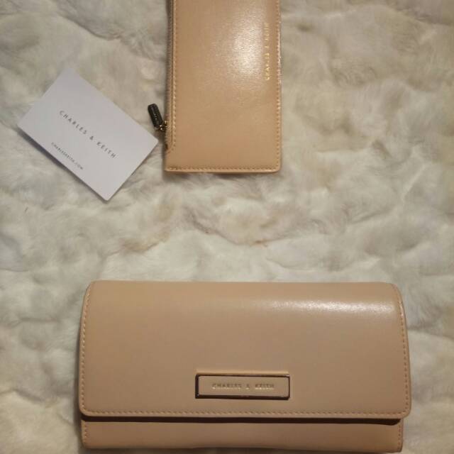 Dompet charles n keith