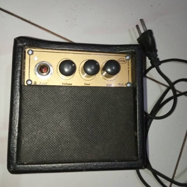 Ampli mini gitar sudah distorsi