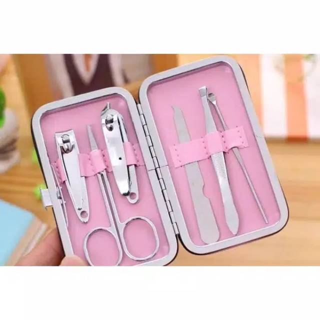 Menicure Pedicure Set Motif Karakter Lucu