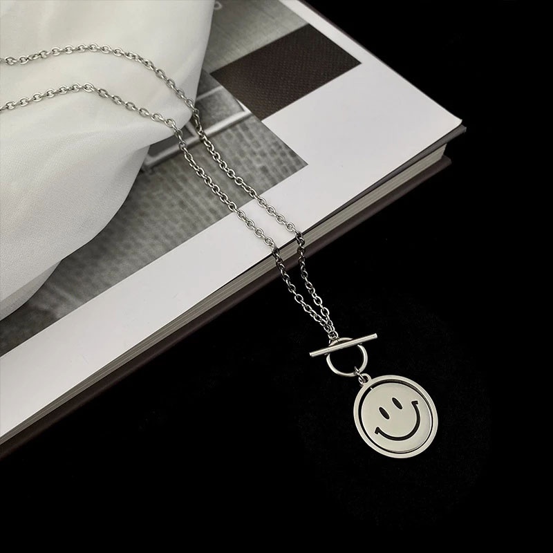 Fashionable Simple Smile Pendant Hip Hop Pria dan Wanita Kalung-Won