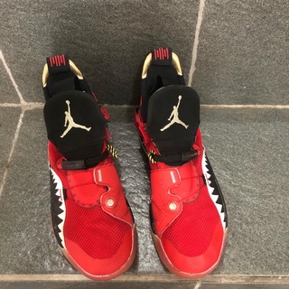 nike jordans red and black