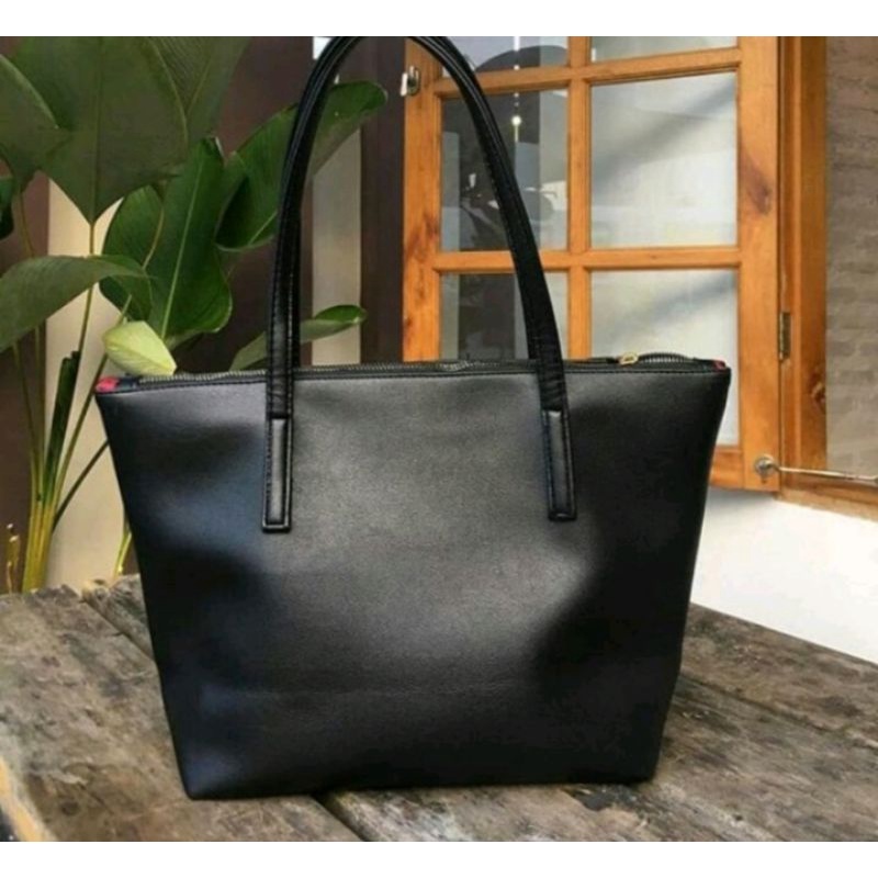 Initial kirei Bag Black