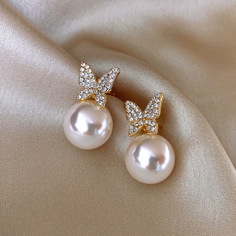 Butterfly pearl earrings are small and exquisite high-end fashion all-match earrings for women Korean S925 Silver Needle