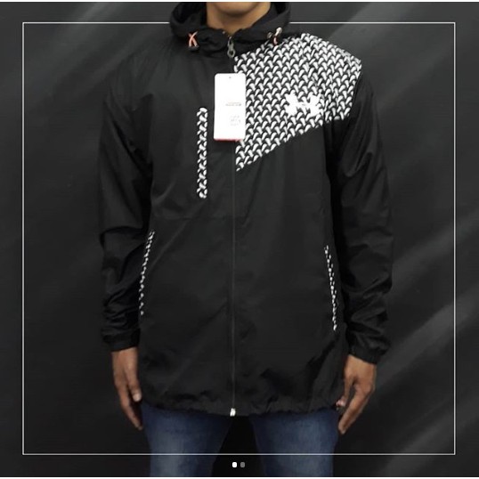 Jaket Parasut Sport UNDER ARMOUR Mtf 3 Saku (Waterproof)