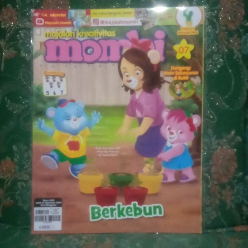mombi berkebun