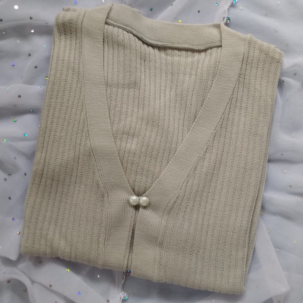Cardigan rajut kancing mutiara RENAIRA 01-Silver