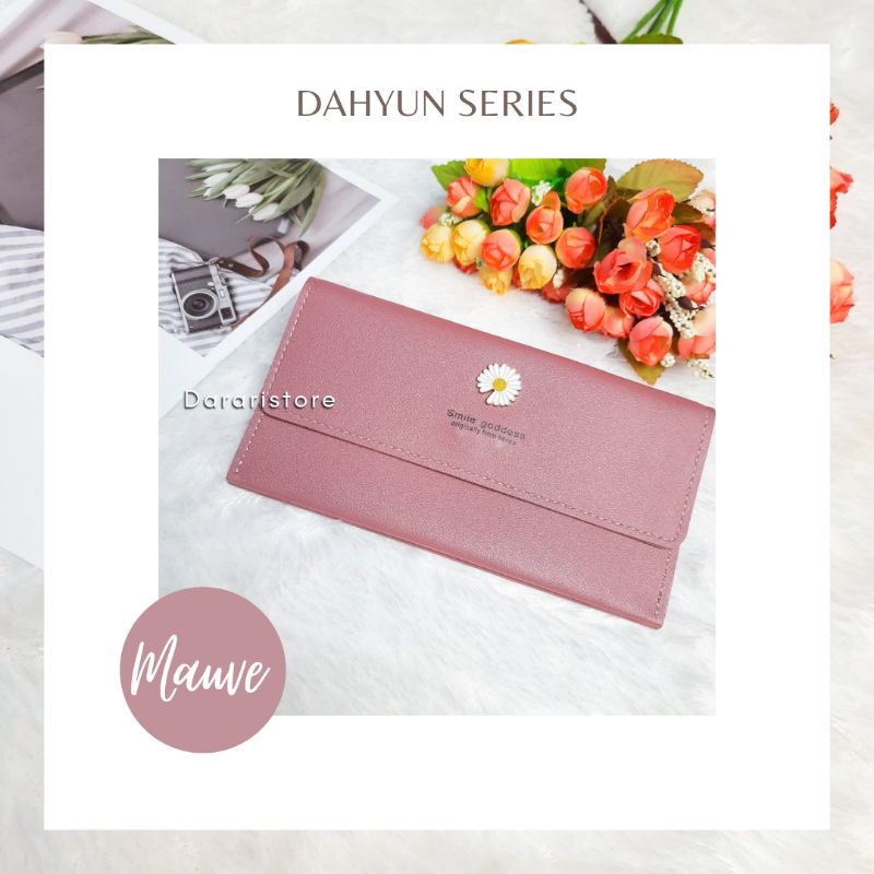 Hampers Dompet Dahyun  Dararistore, wallet korean style, gift box hadiah ulang tahun, wisuda dll