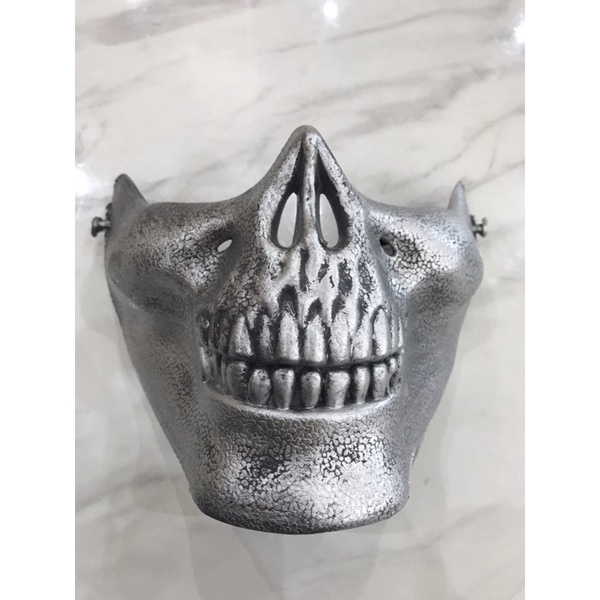 topeng masker tengkorak