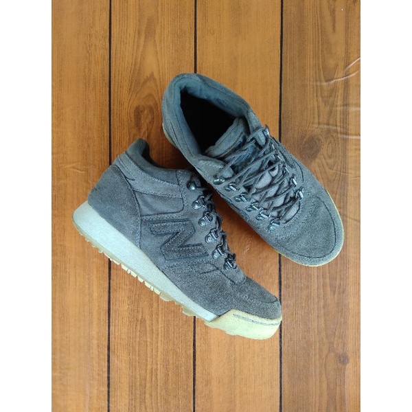 sepatu outdoor NB 710
