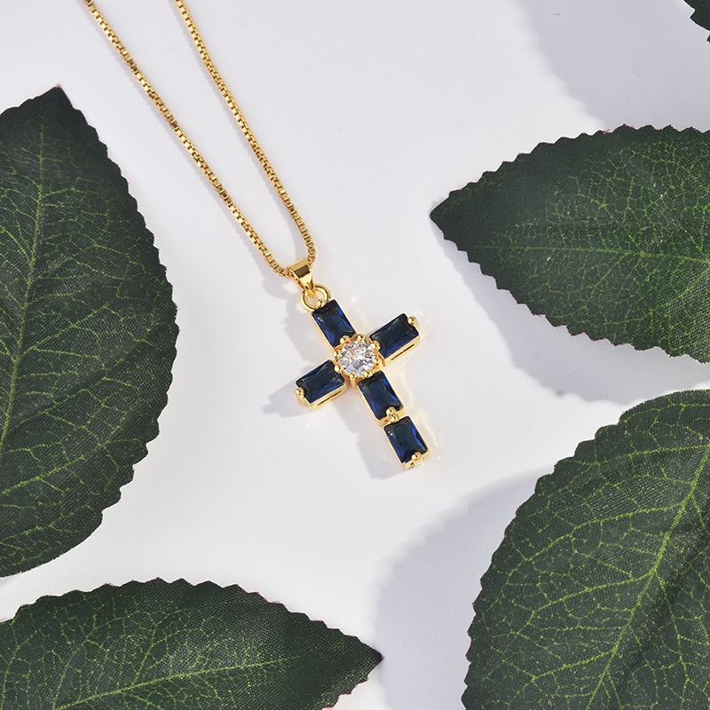 [Ready Stock]Fashion Popular Gold-Plated Inlaid Sapphire Pendant Luxury Cross Necklace