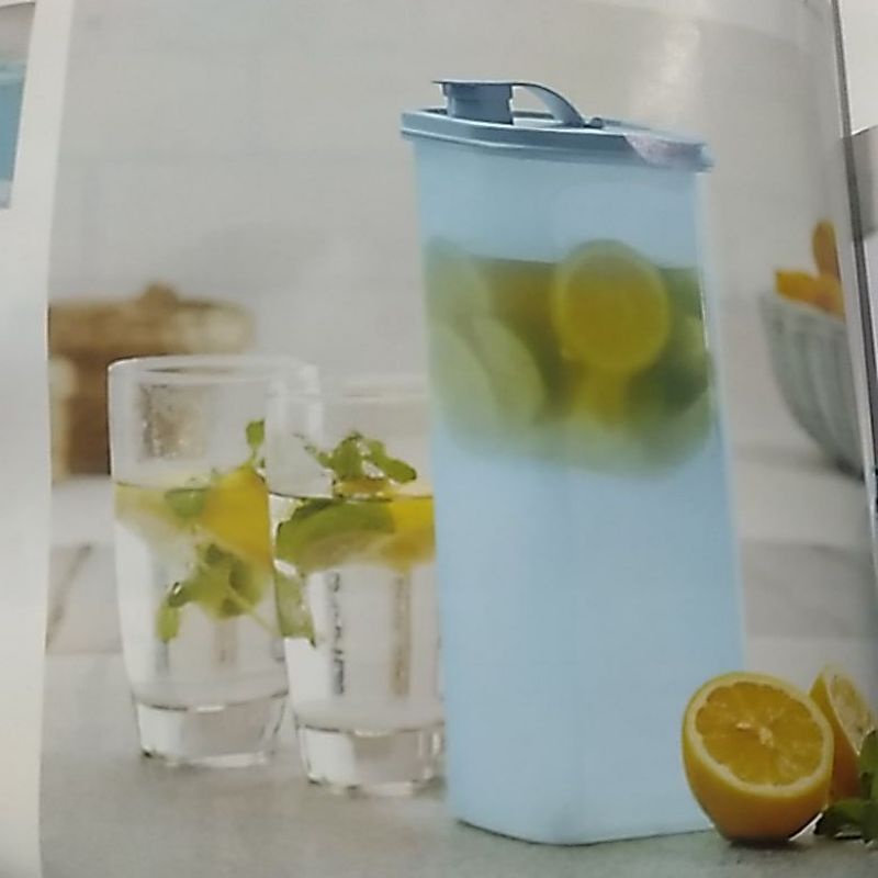 slim line 2lt ungu dan biru tupperware pitcher