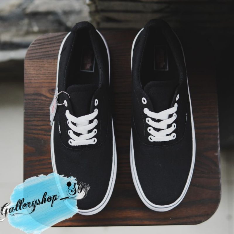 Sepatu Vans Authentic Black White Hitam Black Sneakers Casual Sekolah Kerja Kuliah Formal Murah Awet