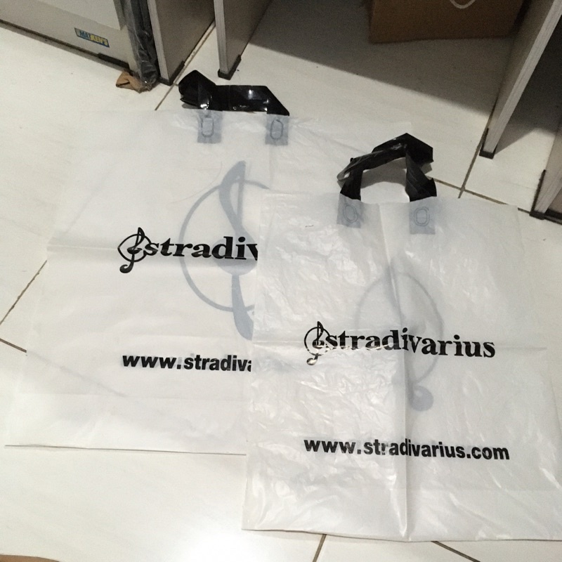 

PLASTIK BAG STRADIVARIUS SALE