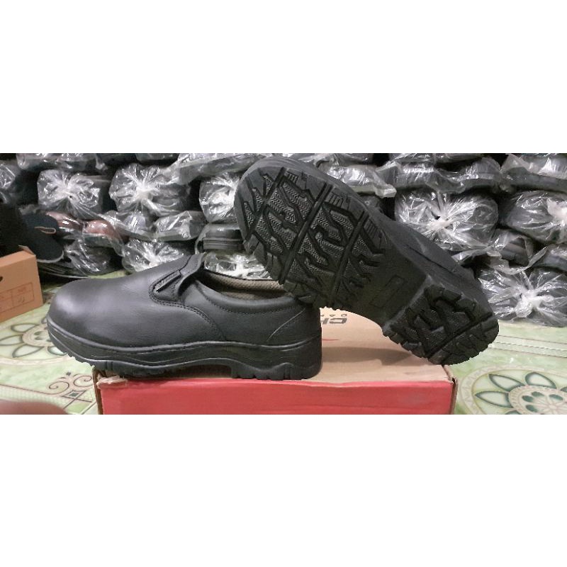 SEPATU SAPETY KENT SLIP ON UJUNG BESI