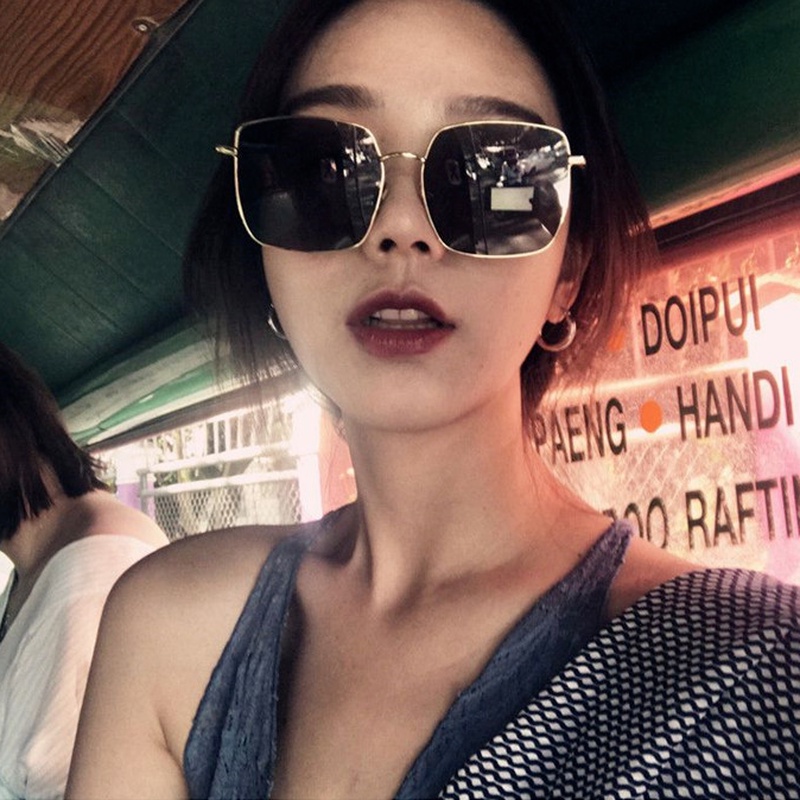 Magic789 Kacamata Hitam Wanita Frame Metal Kotak Besar Lensa Uv400 Gaya Retro