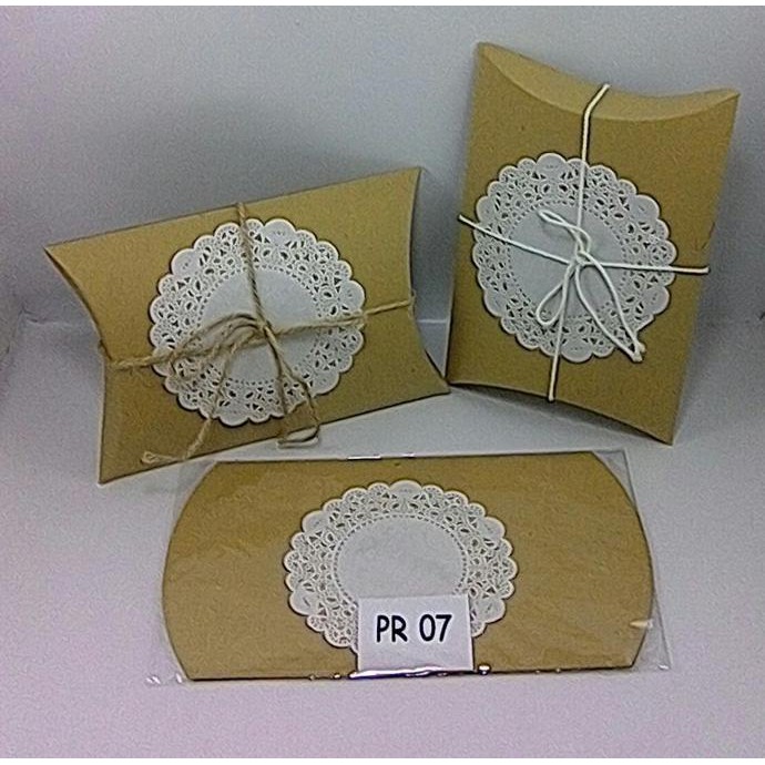 

Paket Combo Pillow Box Softboard,Ukuran 20 X 14 X 4 Cm,Cd :Pr 07