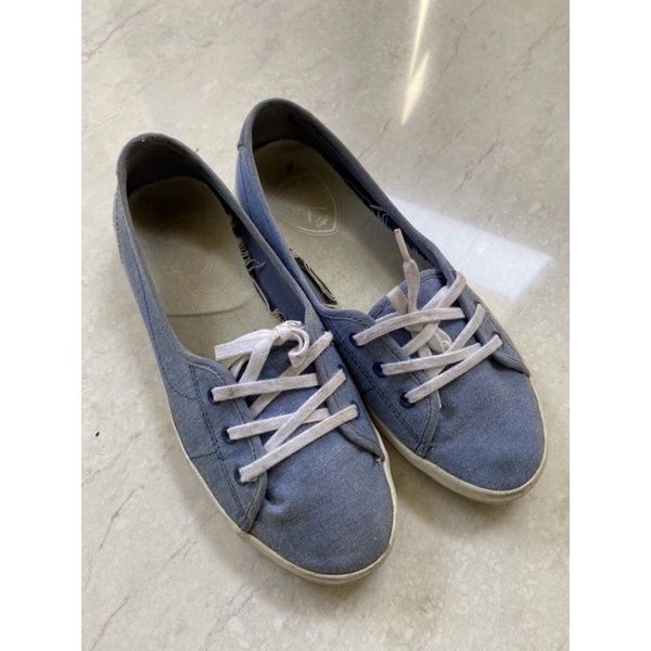 lacoste canvas slip on shoes