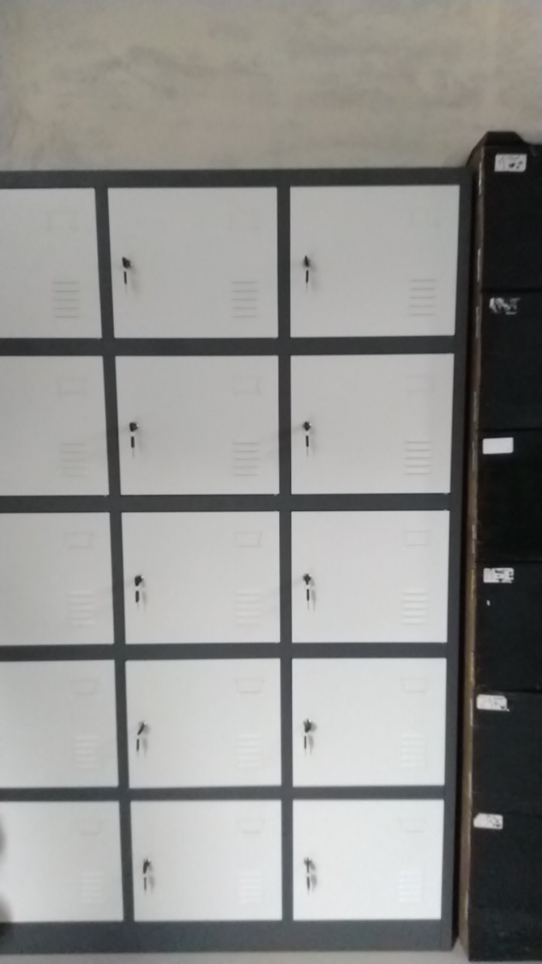 Loker Besi 15 Pintu - Lebih Lebar - Tl-005