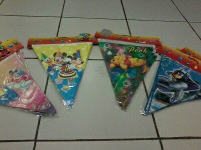 Bunting flag karakter