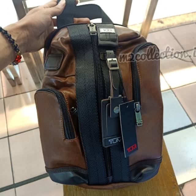 tumi saratoga leather