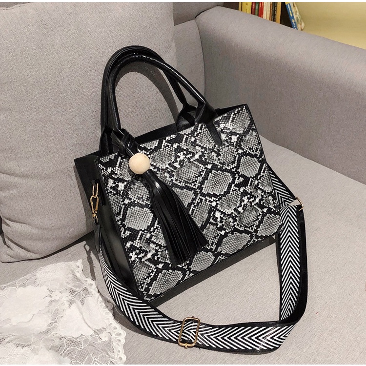 TAS SELEMPANG WANITA IMPORT PREMIUM ULAR MOTIF KULIT TA607B5 GALZA HANDBAG SHOULDER BAG SLING BAHU HITAM CEWEK BRANDED BATAM ORI KEKINIAN FASHION KOREA MURAH