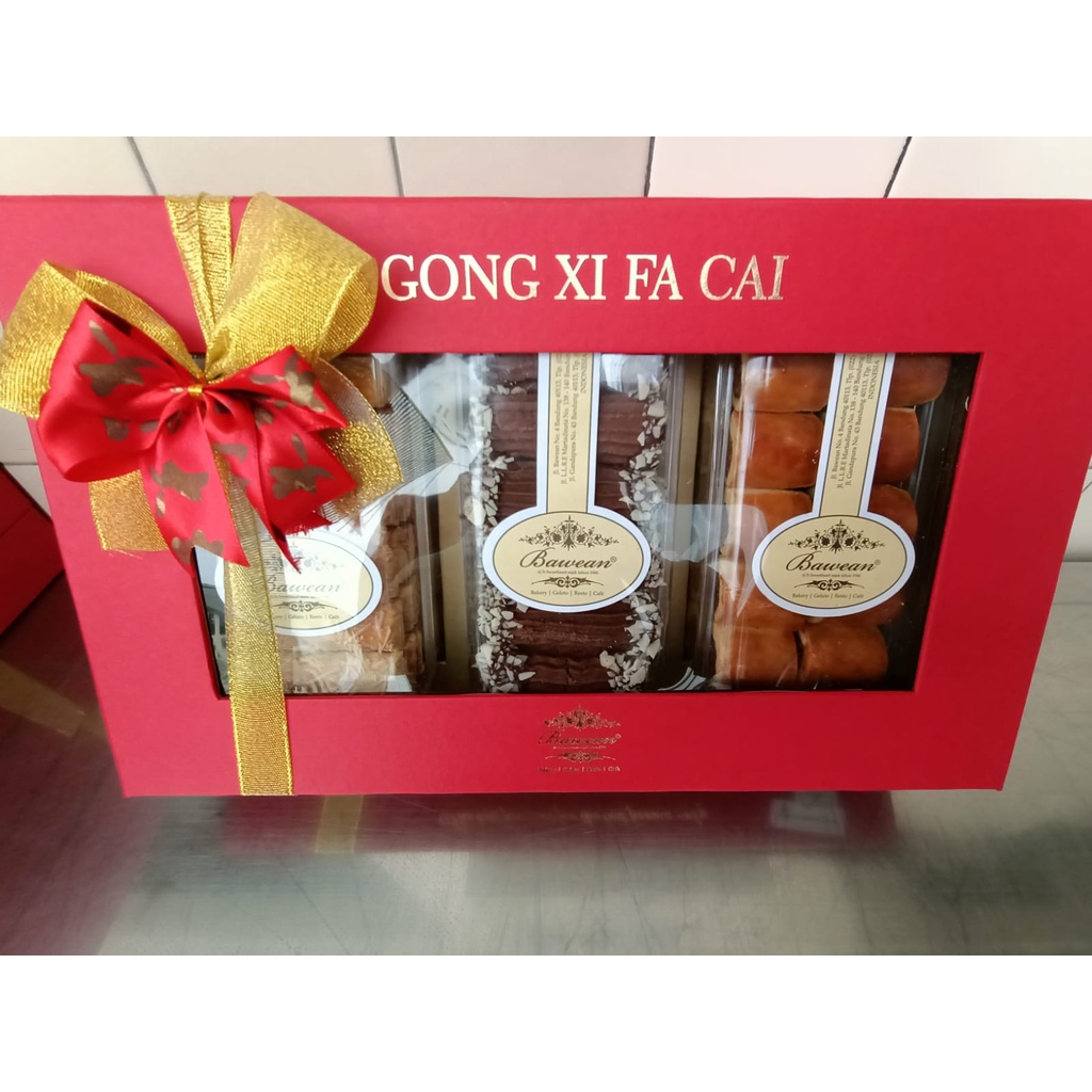 

READY BEKASI 09 NOV 2024 - 3 SQUARE COOKIES HAMPERS BAWEAN SWEETHEART BANDUNG BEST SELLER OLEH OLEH LUNAR HAMPER NATAL LEBARAN IDUL FITRI RAMADAN CHRISTMAS GIFT PAKET PACKAGE FESTIVE SEASON CNY IMLEK NEW YEAR TRADISIONAL ORNAMEN AUTHENTIC ORIGINAL