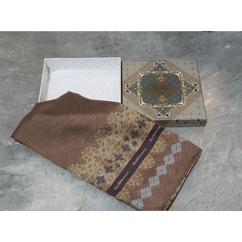 Preloved Alang Scarf Nagari Series Ria Miranda - Choco